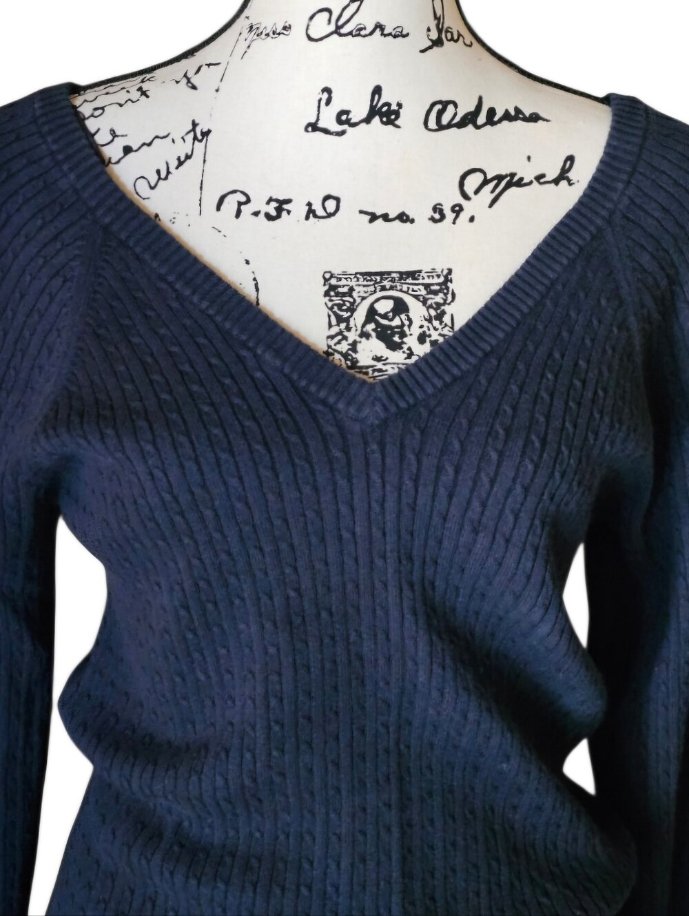 Old Navy Women's Deep Blue V‑Neck Cable Knit Sweater - Picture 3 of 5